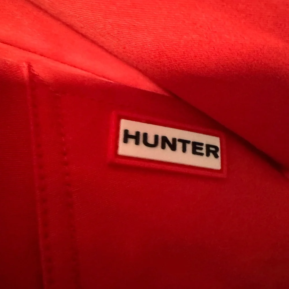 Hunter new bold
